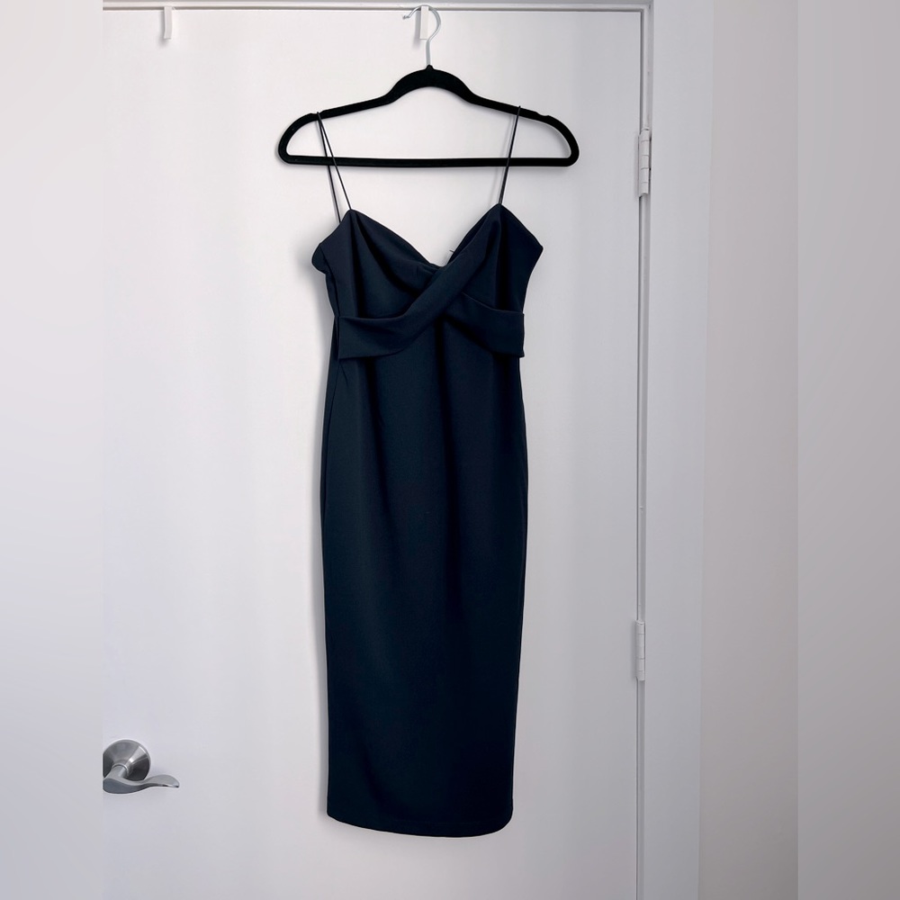 Cute navy cocktail dress, never worn, tags still on, size M